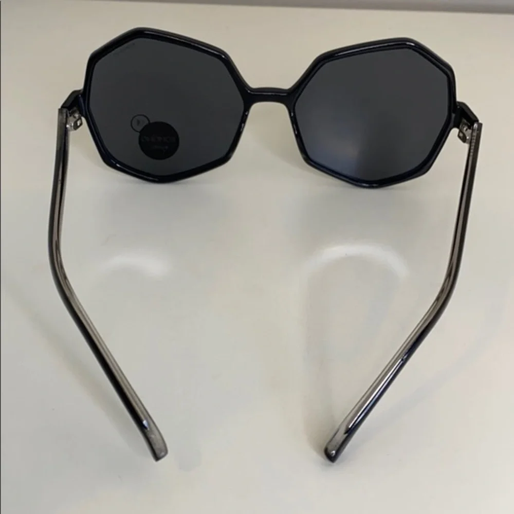NEW Komono Sunglasses Bonnie Black Transparent